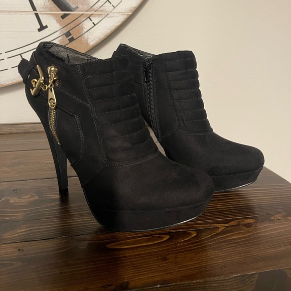 Guess Platform Booties - Picture 2 of 7
